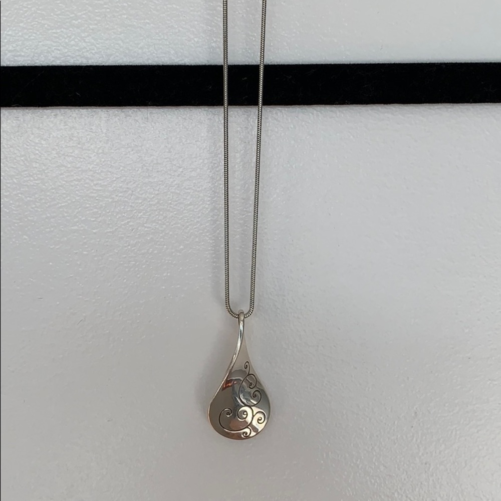 Silver Necklce